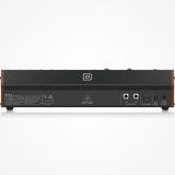 Sintetizador analógico BEHRINGER MODEL D