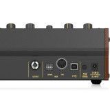 Sintetizador analógico BEHRINGER K-2