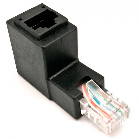 Adaptador RJ-45 macho a RJ-45 hembra 90º