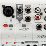 Mesa de mezclas YAMAHA AG03MK2W
