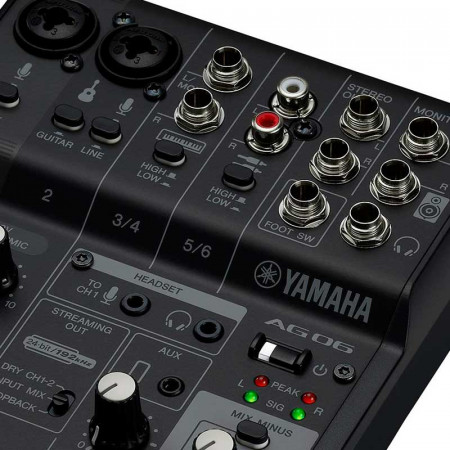 Mesa de mezclas YAMAHA AG06MK2B