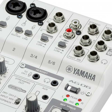 Mesa de mezclas YAMAHA AG06MK2W