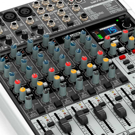 BEHRINGER XENYX X1204USB