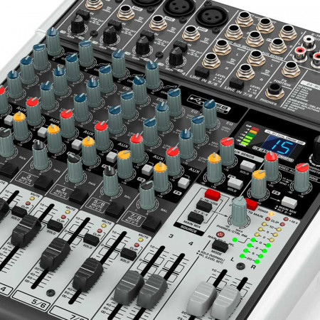 BEHRINGER XENYX X1204USB