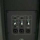 Thump 215 + Soporte + Cable