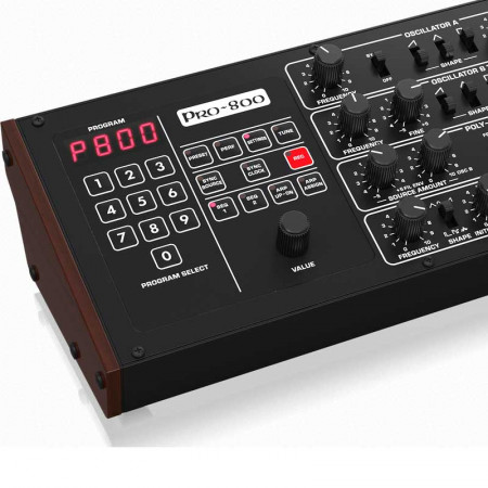 Sintetizador BEHRINGER PRO-800