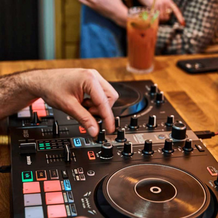Controladora DJ HERCULES Control Inpulse 300 MK2
