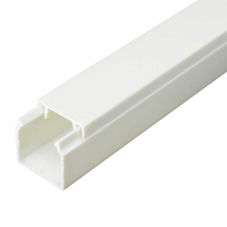 Canaleta para cables de electricidad 16 x 16mm.