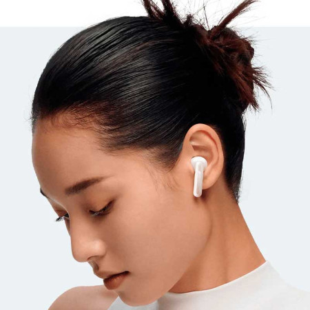 XIAOMI Redmi Buds 6 Active de color blanco