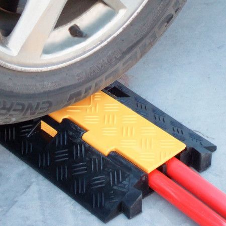 Pasacables con tapa resistente instalación suelo