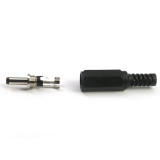 Conector de alimentación 1,35 x 3,45 x 9 mm.