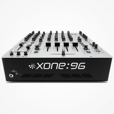 Mesa de mezclas ALLEN & HEATH XONE 96